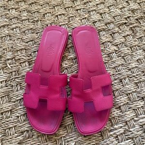 Hermes pink Oran sandals